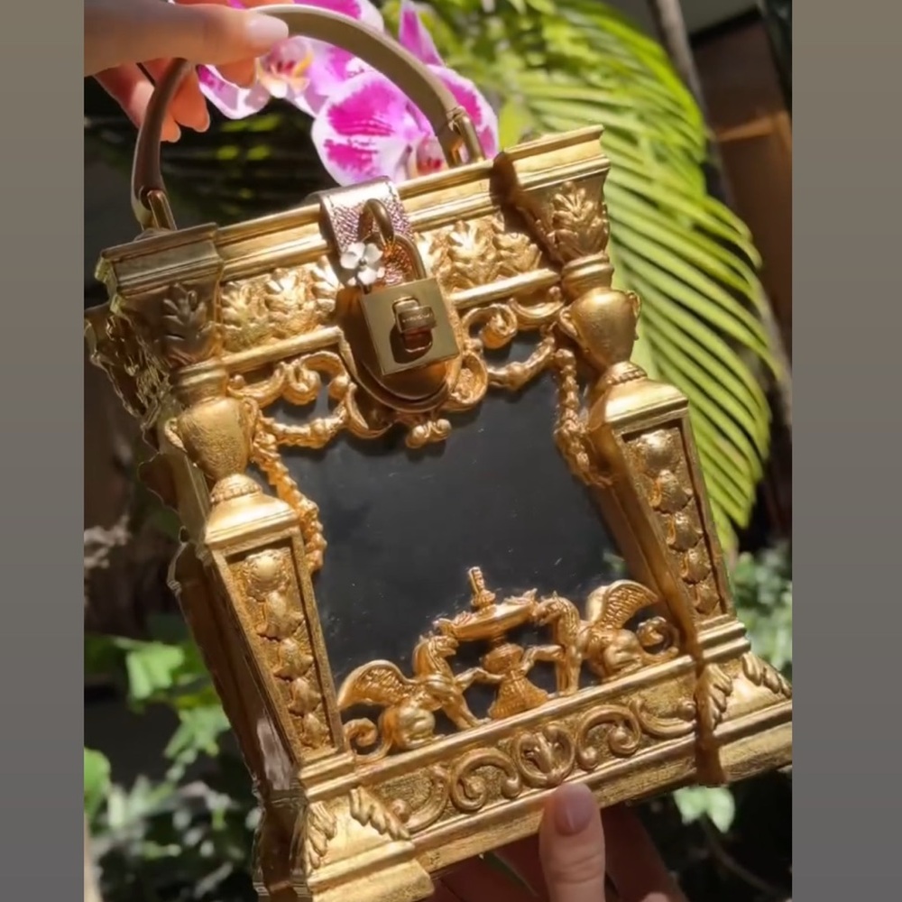D&G RARE RUNWAY BAG